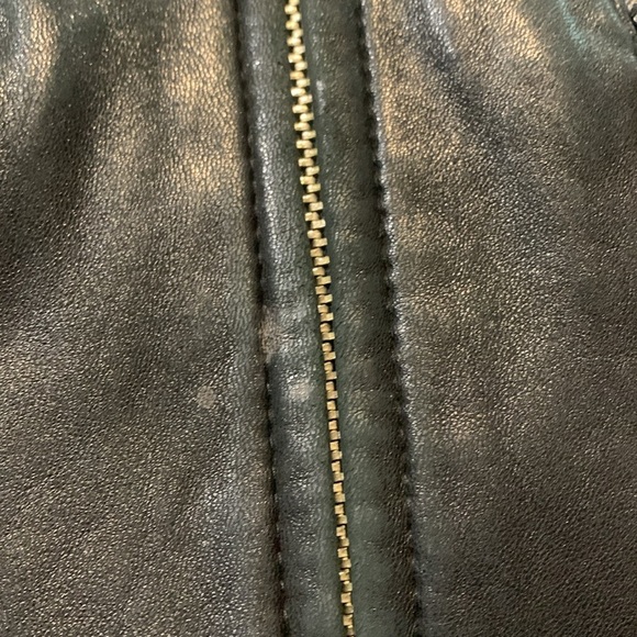 Andrew Marc women’s vintage leather jacket. Size petite medium. Black - Picture 9 of 12